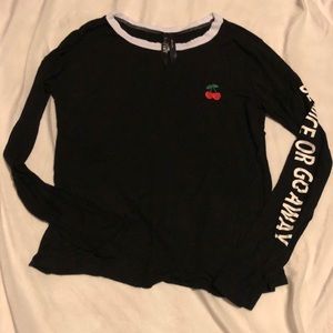 Graphic long sleeve